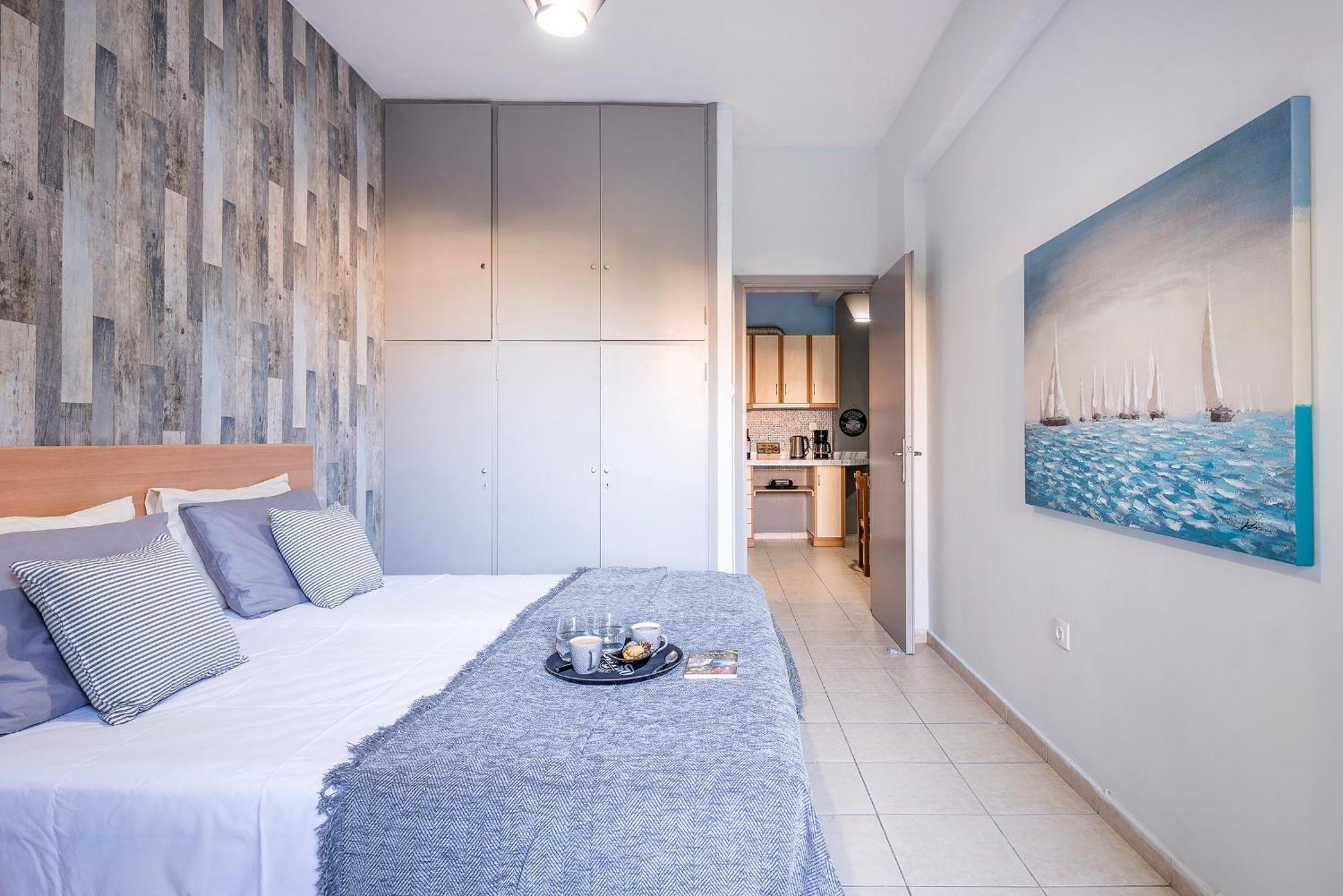 Bay A4 * Selianitika