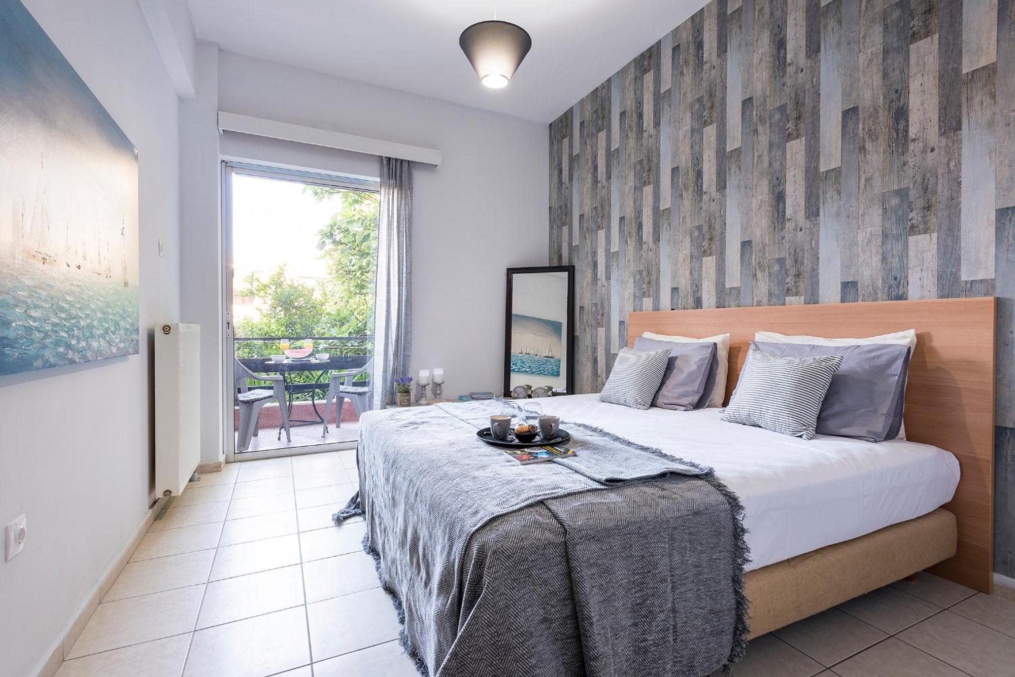 Bay A4 * Selianitika